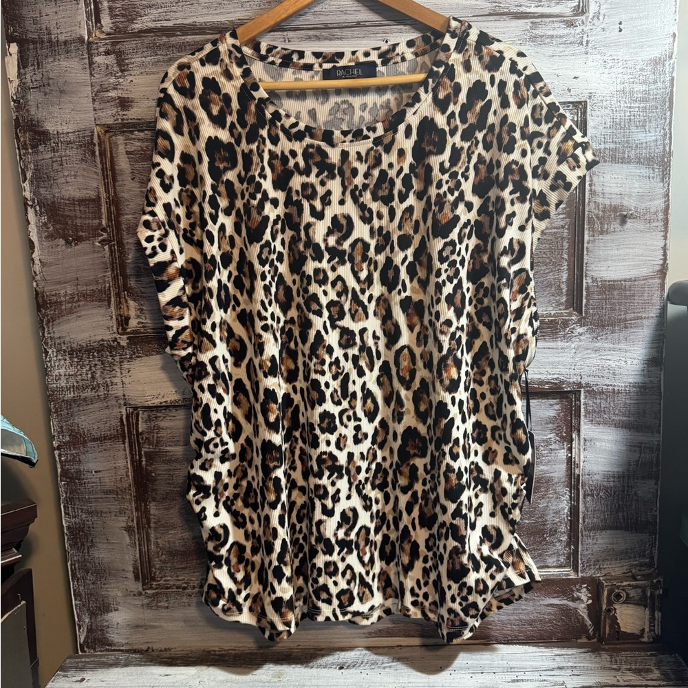 🆕 Rachel Animal Print Short Sleeve Top
